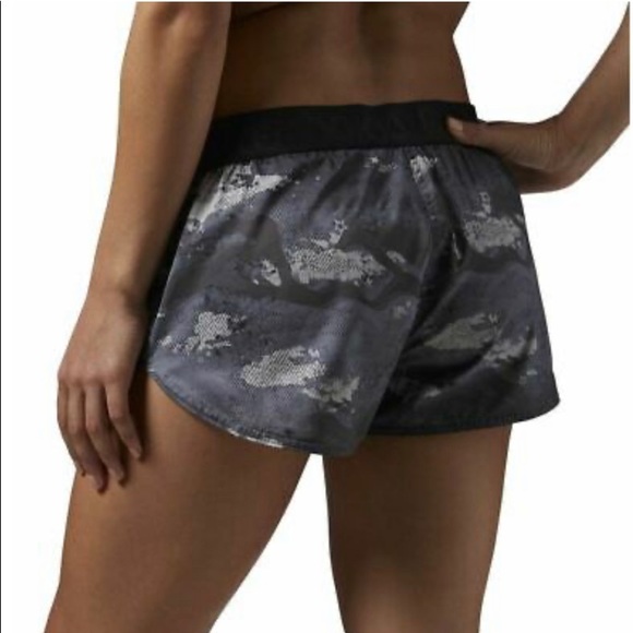 Reebok camo running shorts - Picture 2 of 9